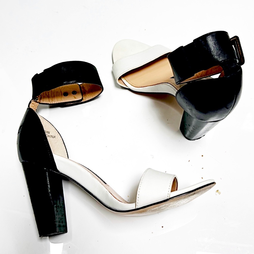 FRENCH CONNECTION- Black & White Leather Sandals with a Lock